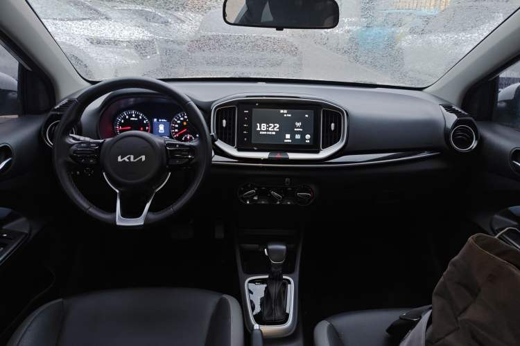 Used Kia kx1 Stonic 2021 1.4L CVT Fun Edition Center Console