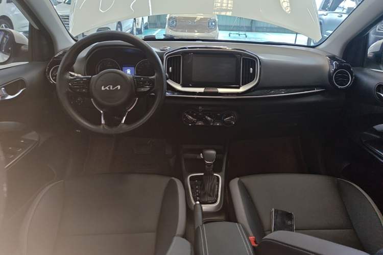 Used Kia kx1 Stonic 2021 1.4L CVT Fun Edition Center Console