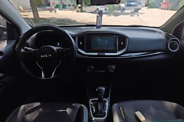 Used Kia kx1 Stonic 2021 1.4L CVT Sunroof Model Center Console