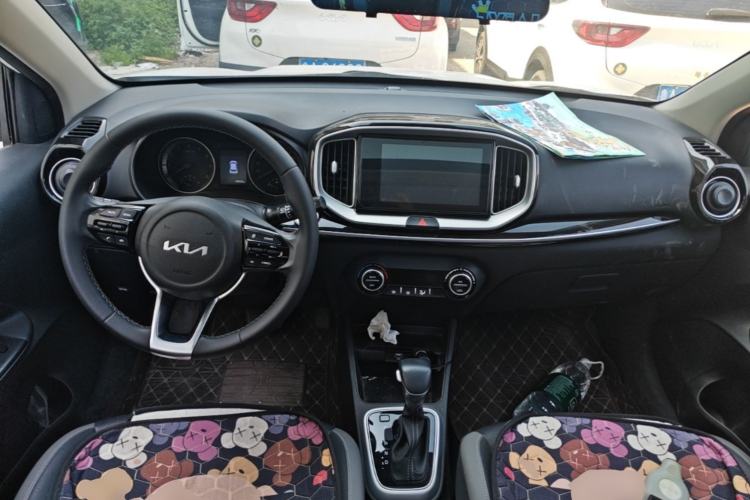 Used Kia kx1 Stonic 2021 1.4L CVT Sunroof Model Center Console