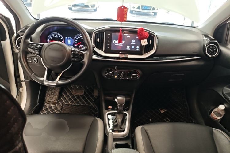 Used Kia kx1 Stonic 2021 1.4L CVT Fun Edition Center Console