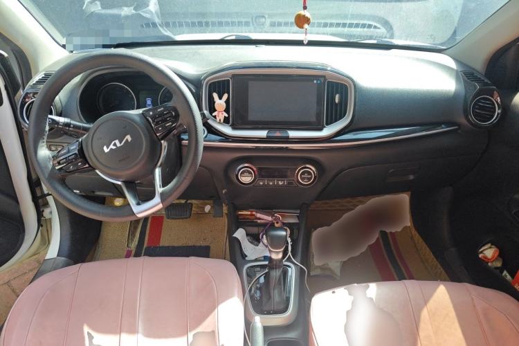 Used Kia kx1 Stonic 2021 1.4L CVT Fun & Sunroof Model Center Console