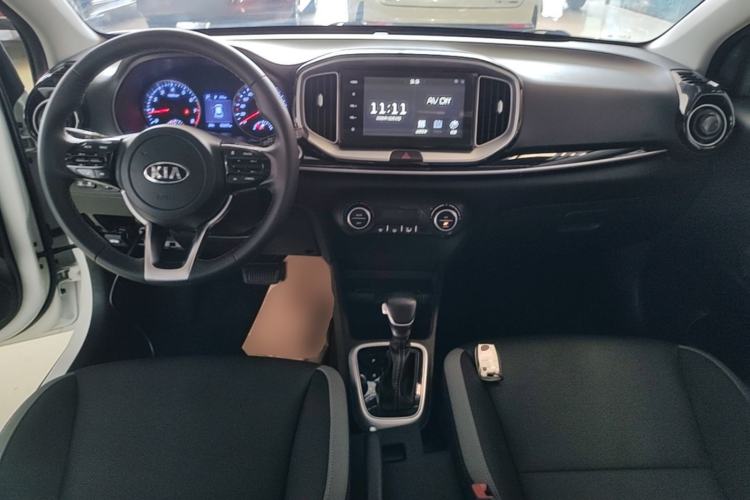 Used Kia kx1 Stonic 2021 1.4L CVT Fun & Sunroof Model Center Console