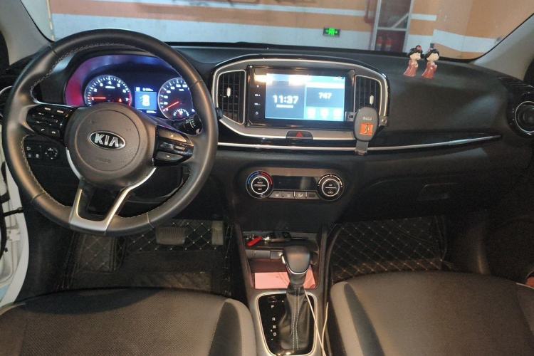 Used Kia kx1 Stonic 2021 1.4L Automatic Fun & Sport Edition Center Console