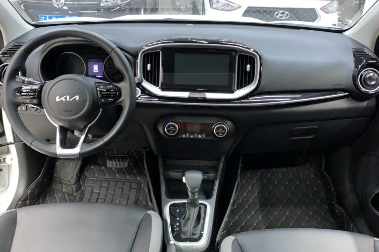 Used Kia kx1 Stonic 2021 1.4L CVT Fun & Sunroof Model Center Console
