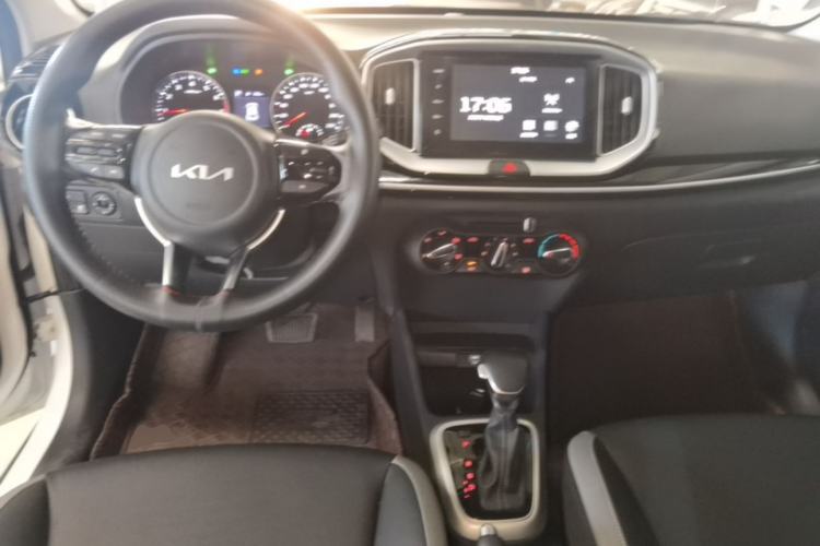 Used Kia kx1 Stonic 2021 1.4L CVT Fun Edition Center Console
