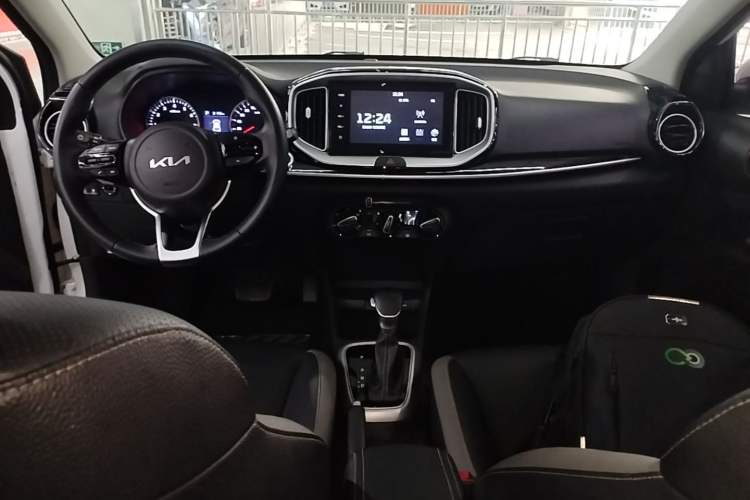 Used Kia kx1 Stonic 2021 1.4L CVT Fun Edition Center Console