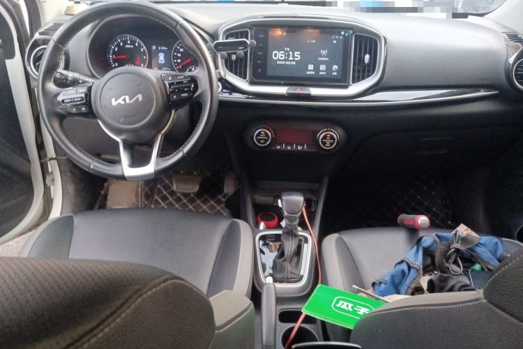 Used Kia kx1 Stonic 2021 1.4L CVT Sunroof Model Center Console