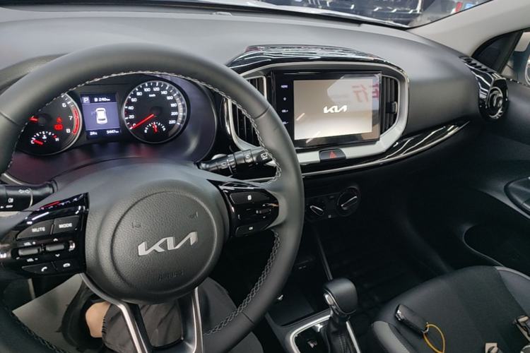 Used Kia kx1 Stonic 2021 1.4L CVT Fun Edition Center Console