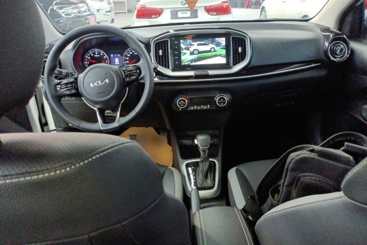 Used Kia kx1 Stonic 2021 1.4L CVT Sunroof Model Center Console