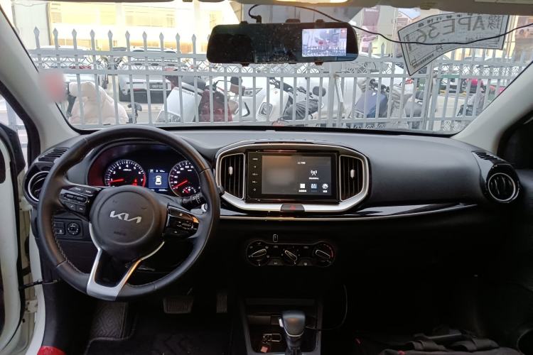 Used Kia kx1 Stonic 2021 1.4L CVT Fun Edition Center Console
