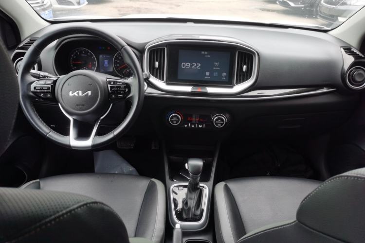 Used Kia kx1 Stonic 2021 1.4L CVT Sunroof Model Center Console