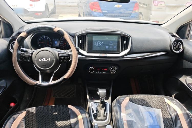 Used Kia kx1 Stonic 2021 1.4L CVT Sunroof Model Center Console