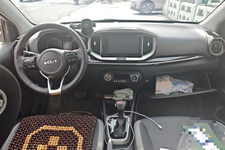 Used Kia kx1 Stonic 2021 1.4L CVT Sunroof Model Center Console