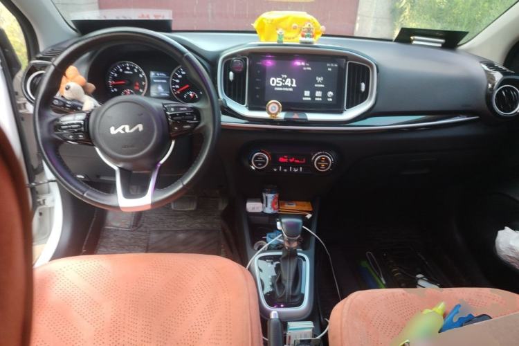 Used Kia kx1 Stonic 2021 1.4L CVT Fun & Sunroof Model Center Console