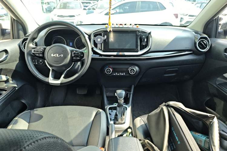 Used Kia kx1 Stonic 2021 1.4L CVT Fun & Sunroof Model Center Console