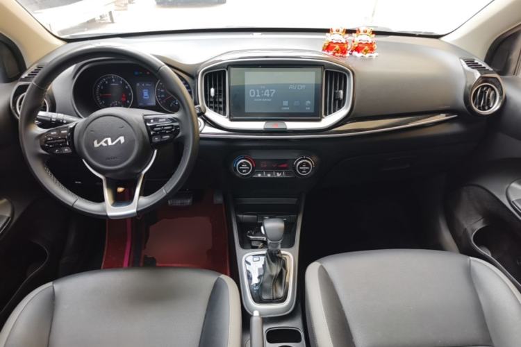 Used Kia kx1 Stonic 2021 1.4L CVT Sunroof Model Center Console