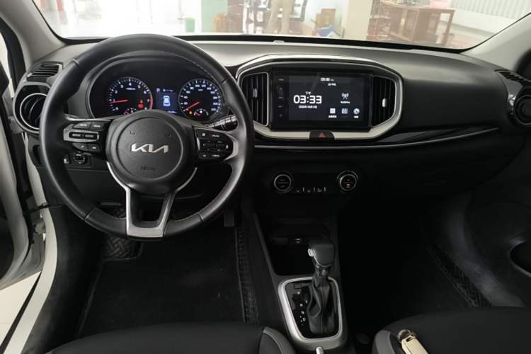 Used Kia kx1 Stonic 2021 1.4L CVT Sunroof Model Center Console