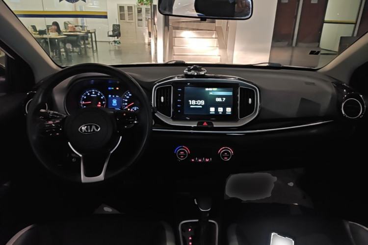 Used Kia kx1 Stonic 2021 1.4L Automatic Fun & Sport Edition Center Console