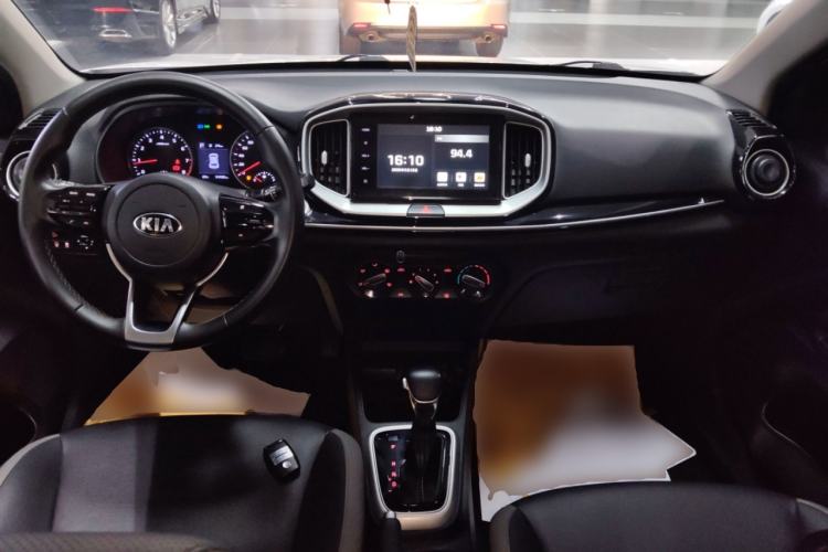 Used Kia kx1 Stonic 2021 1.4L Automatic Fun Edition Center Console