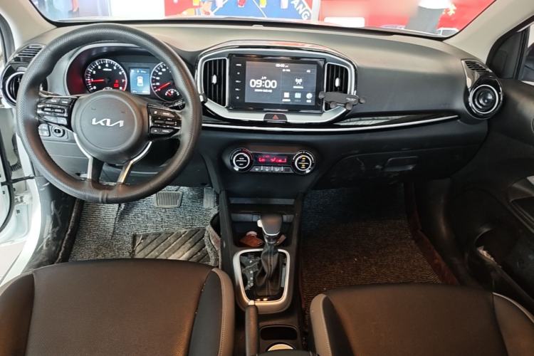 Used Kia kx1 Stonic 2021 1.4L CVT Sunroof Model Center Console