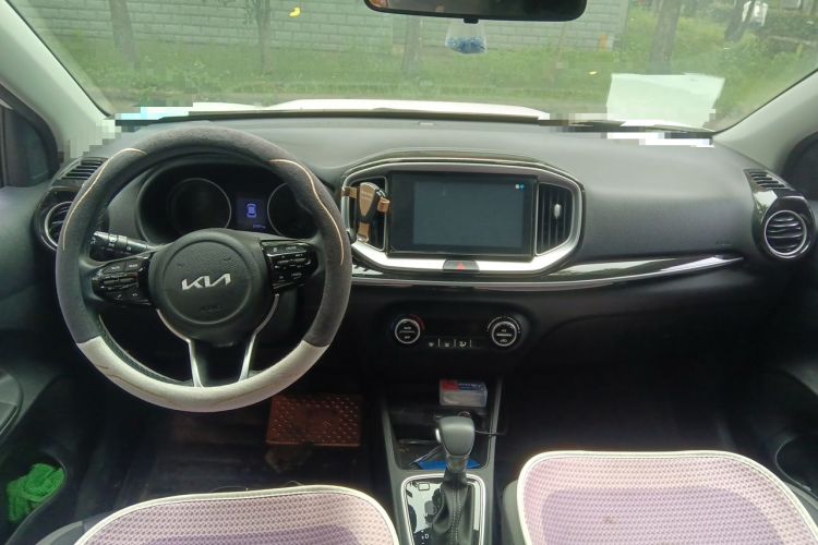 Used Kia kx1 Stonic 2021 1.4L CVT Fun & Sunroof Model Center Console