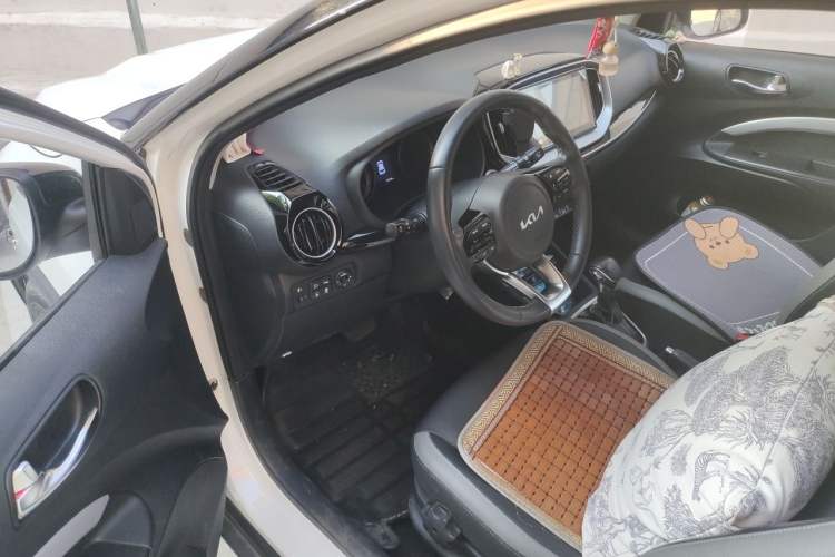 Used Kia kx1 Stonic 2021 1.4L CVT Fun & Sunroof Model Driver Seat