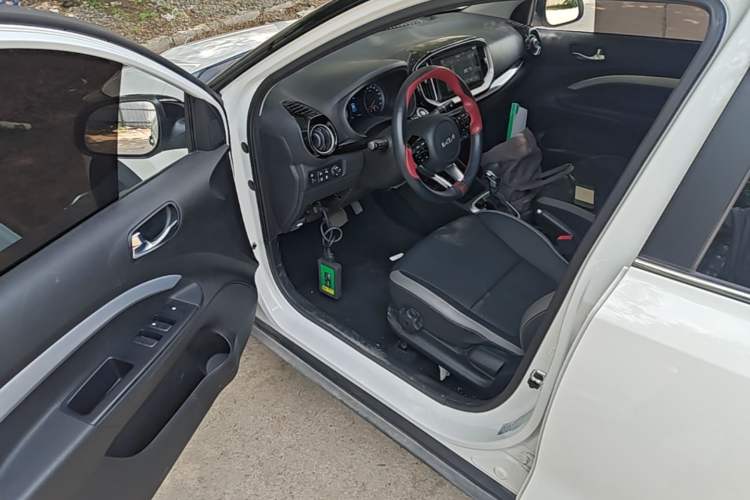 Used Kia kx1 Stonic 2021 1.4L CVT Sunroof Model Driver Seat