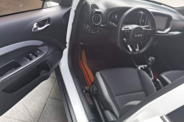 Used Kia kx1 Stonic 2021 1.4L CVT Fun Edition Driver Seat