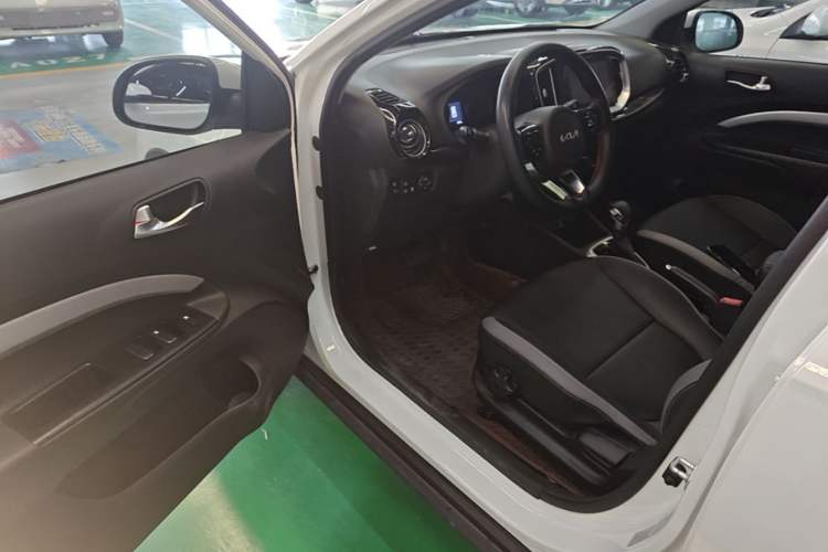 Used Kia kx1 Stonic 2021 1.4L CVT Fun Edition Driver Seat