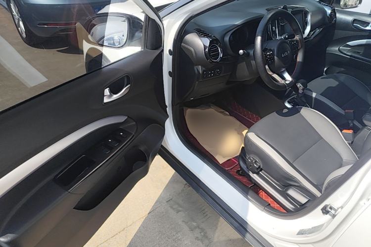 Used Kia kx1 Stonic 2021 1.4L CVT Sunroof Model Driver Seat