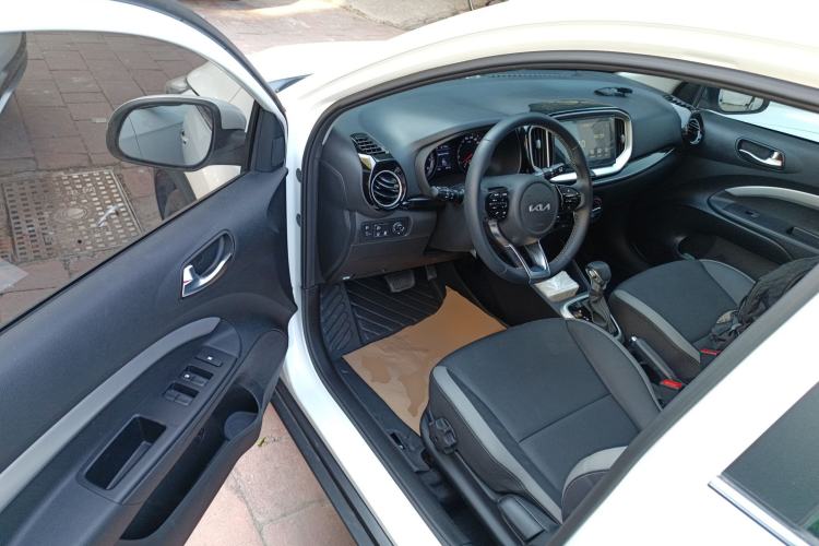 Used Kia kx1 Stonic 2021 1.4L CVT Fun Edition Driver Seat