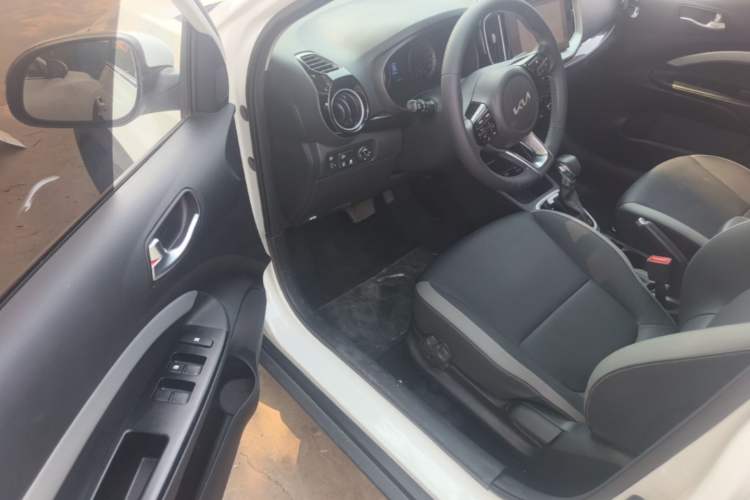 Used Kia kx1 Stonic 2021 1.4L CVT Fun Edition Driver Seat