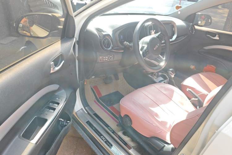 Used Kia kx1 Stonic 2021 1.4L CVT Fun & Sunroof Model Driver Seat