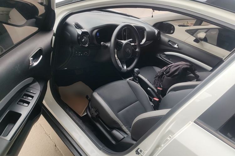Used Kia kx1 Stonic 2021 1.4L Automatic Fun & Sport Edition Driver Seat