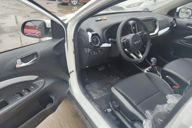Used Kia kx1 Stonic 2021 1.4L CVT Fun Edition Driver Seat