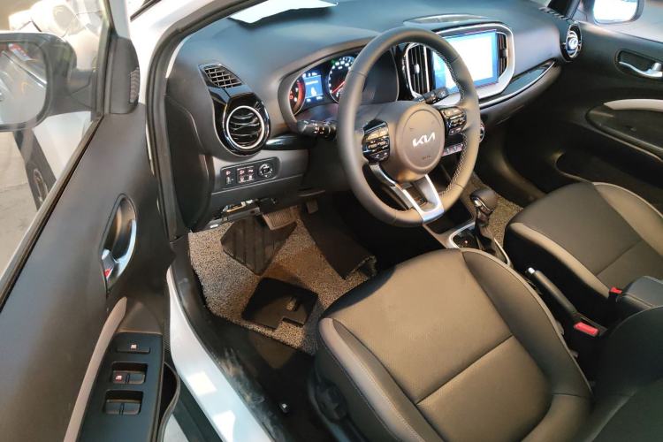 Used Kia kx1 Stonic 2021 1.4L CVT Sunroof Model Driver Seat