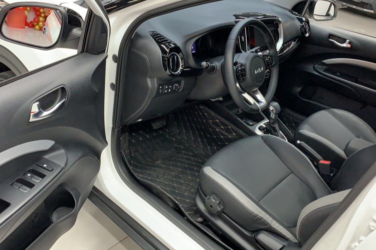 Used Kia kx1 Stonic 2021 1.4L CVT Fun & Sunroof Model Driver Seat