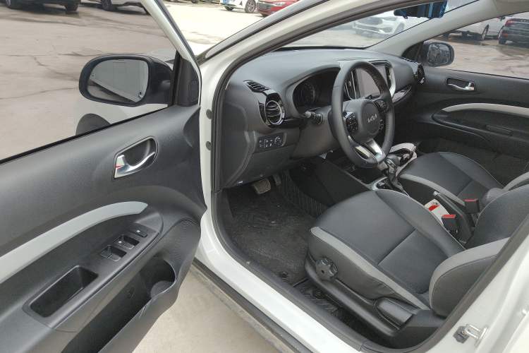 Used Kia kx1 Stonic 2021 1.4L CVT Sunroof Model Driver Seat