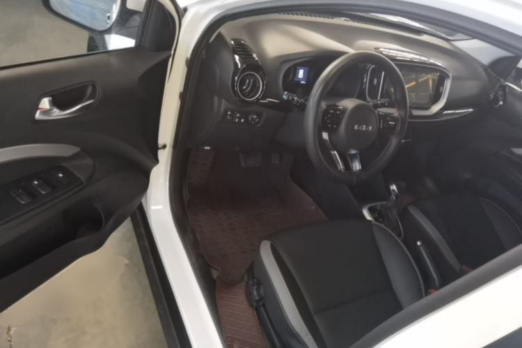 Used Kia kx1 Stonic 2021 1.4L CVT Fun Edition Driver Seat