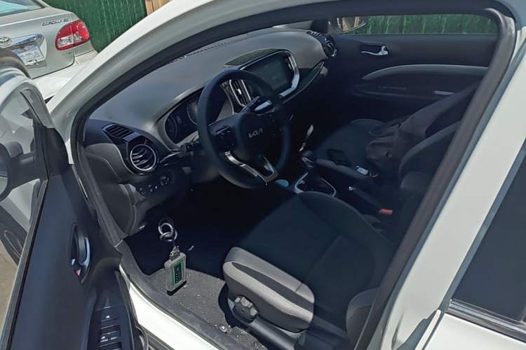 Used Kia kx1 Stonic 2021 1.4L CVT Fun Edition Driver Seat