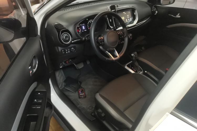 Used Kia kx1 Stonic 2021 1.4L CVT Sunroof Model Driver Seat