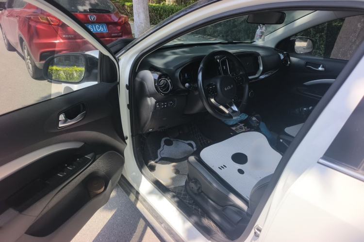 Used Kia kx1 Stonic 2021 1.4L CVT Sunroof Model Driver Seat