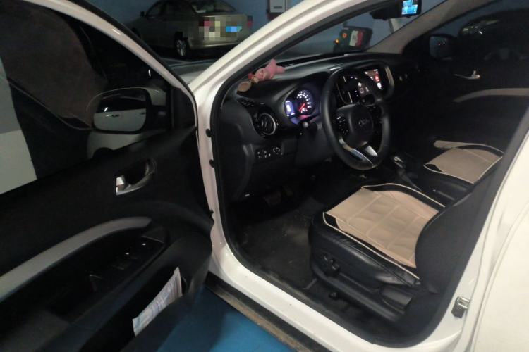 Used Kia kx1 Stonic 2021 1.4L Automatic Fun Edition Driver Seat