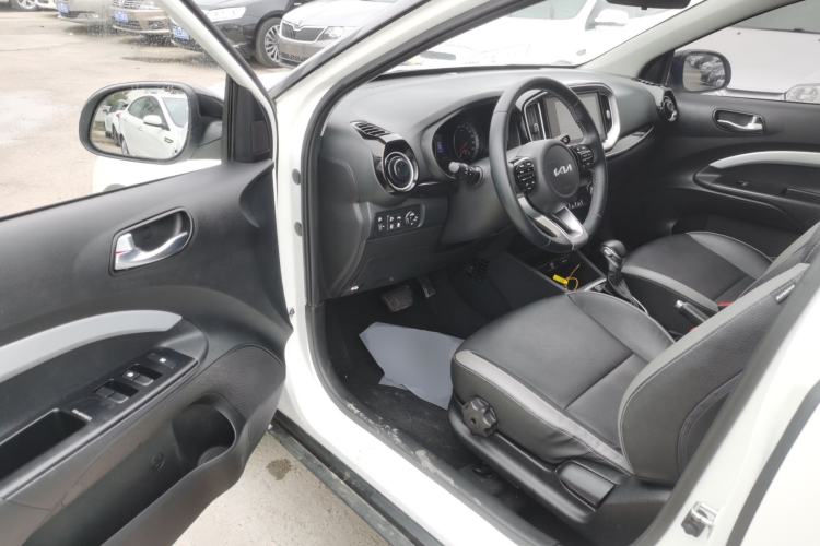 Used Kia kx1 Stonic 2021 1.4L CVT Sunroof Model Driver Seat