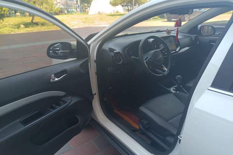 Used Kia kx1 Stonic 2021 1.4L CVT Fun Edition Driver Seat