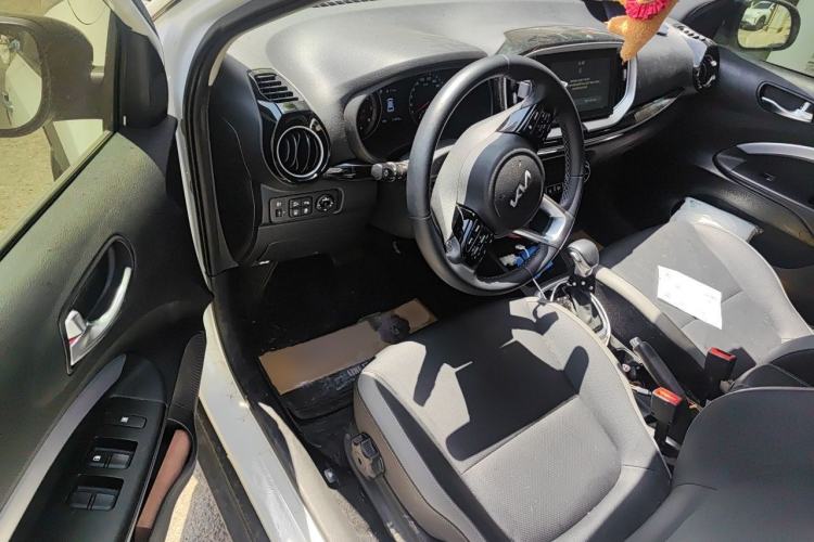 Used Kia kx1 Stonic 2021 1.4L CVT Sunroof Model Driver Seat