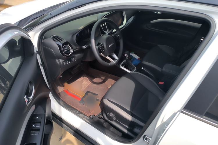 Used Kia kx1 Stonic 2021 1.4L CVT Fun Edition Driver Seat