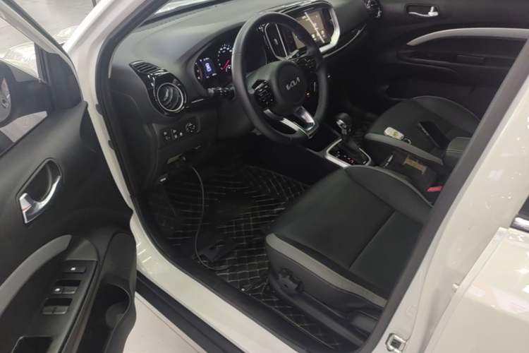 Used Kia kx1 Stonic 2021 1.4L CVT Fun Edition Driver Seat