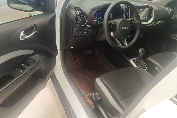 Used Kia kx1 Stonic 2021 1.4L CVT Fun Edition Driver Seat